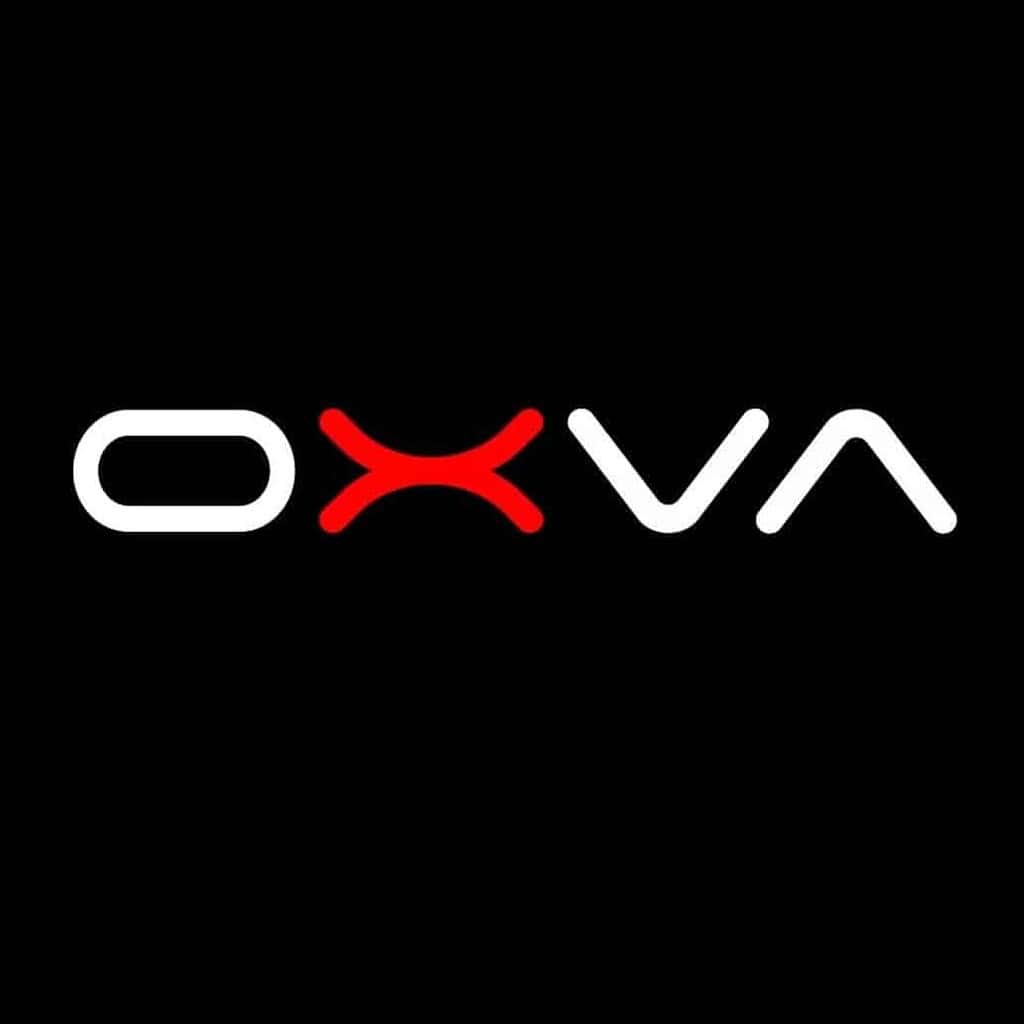 OXVA der Spezialist für Pod Systeme 4 Oxxo Logo in Schwarz, Weiß und Rot, modernes Design, Markenlogo, stylisches Bild, Markenidentität, Werbegrafik, Firmenlogo, Branding, Lifestyle-Design, modernes Corporate Design.