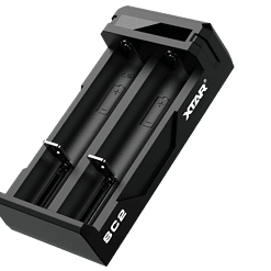 Leere Akkuladegerät für Batterien, kompatibel mit AA und AAA Akkus, robustes Design, ideal für Reisen und Zuhause.