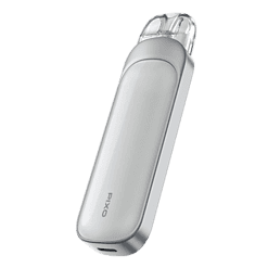 USB-Stick in Silber mit transparentem Schutzdeckel, kompakt und modern.