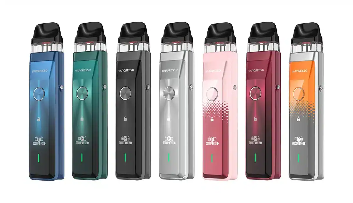Vaporesso Implantation der blue, grün, schwarz, silber, rosa, burgund und orange Smokings mit transparenten Tanks und leicht gebogenem Design.