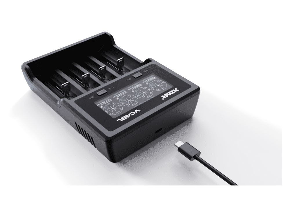 XTAR VC4SL Ladegerät 2 Ladegerät für Akkus mit USB-C Anschluss und digitaler Ladekontrolle, kompatibel mit verschiedenen Batterietypen.